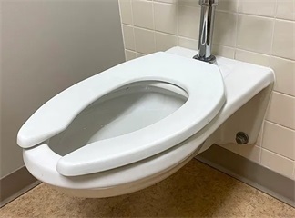 Quel est le but d’un siège de toilette ouvert à l’avant ?